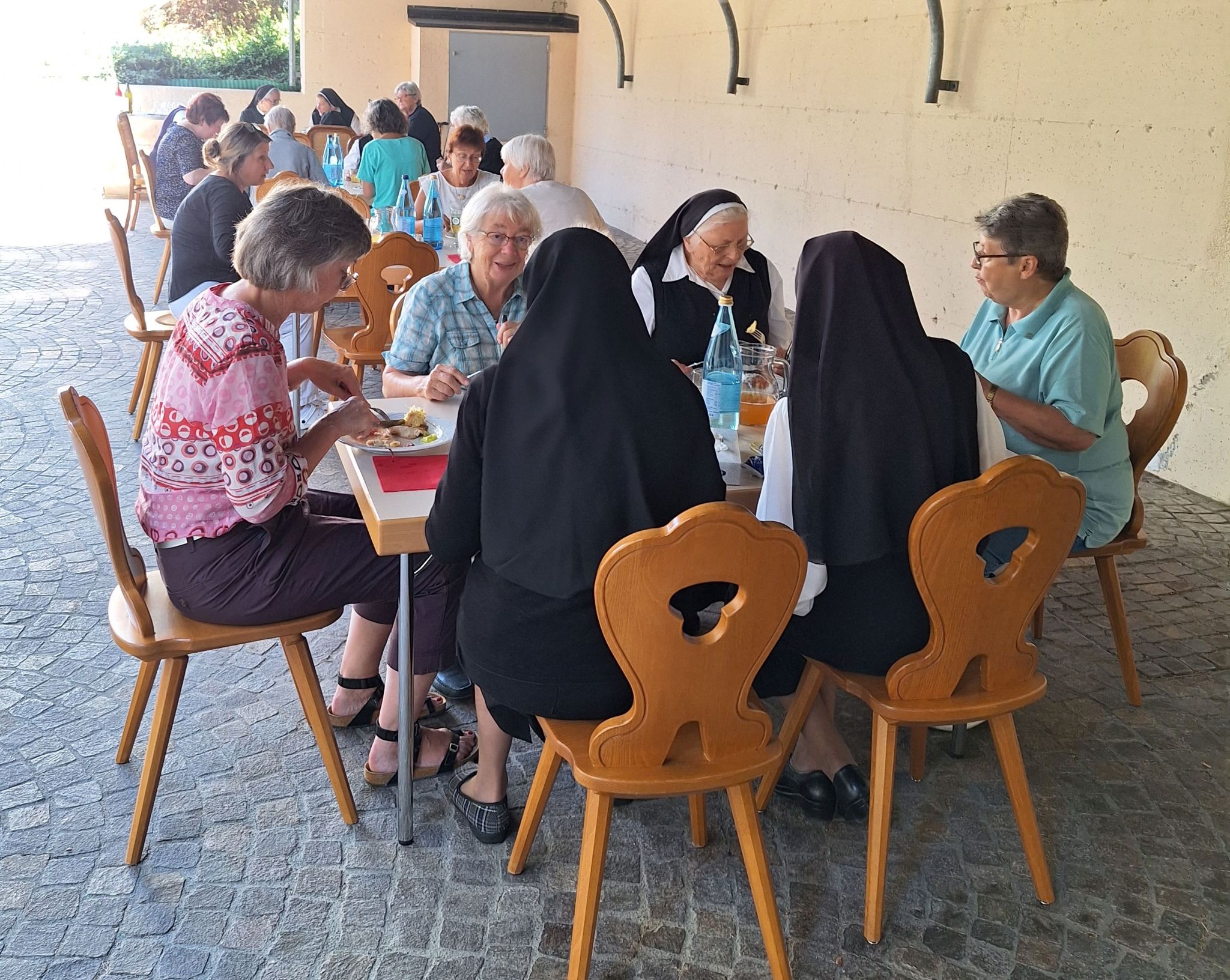 meran-gefaehrtinnen-abendessen.jpg