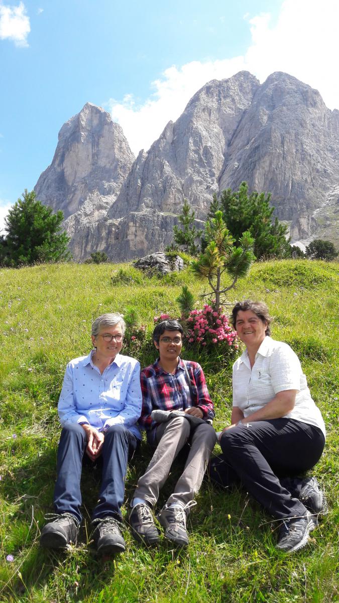 bergwandern-congregatiojesu-wanderinnen.jpg