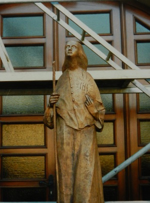 MW-Statue_innenhof_Bamberg.jpg