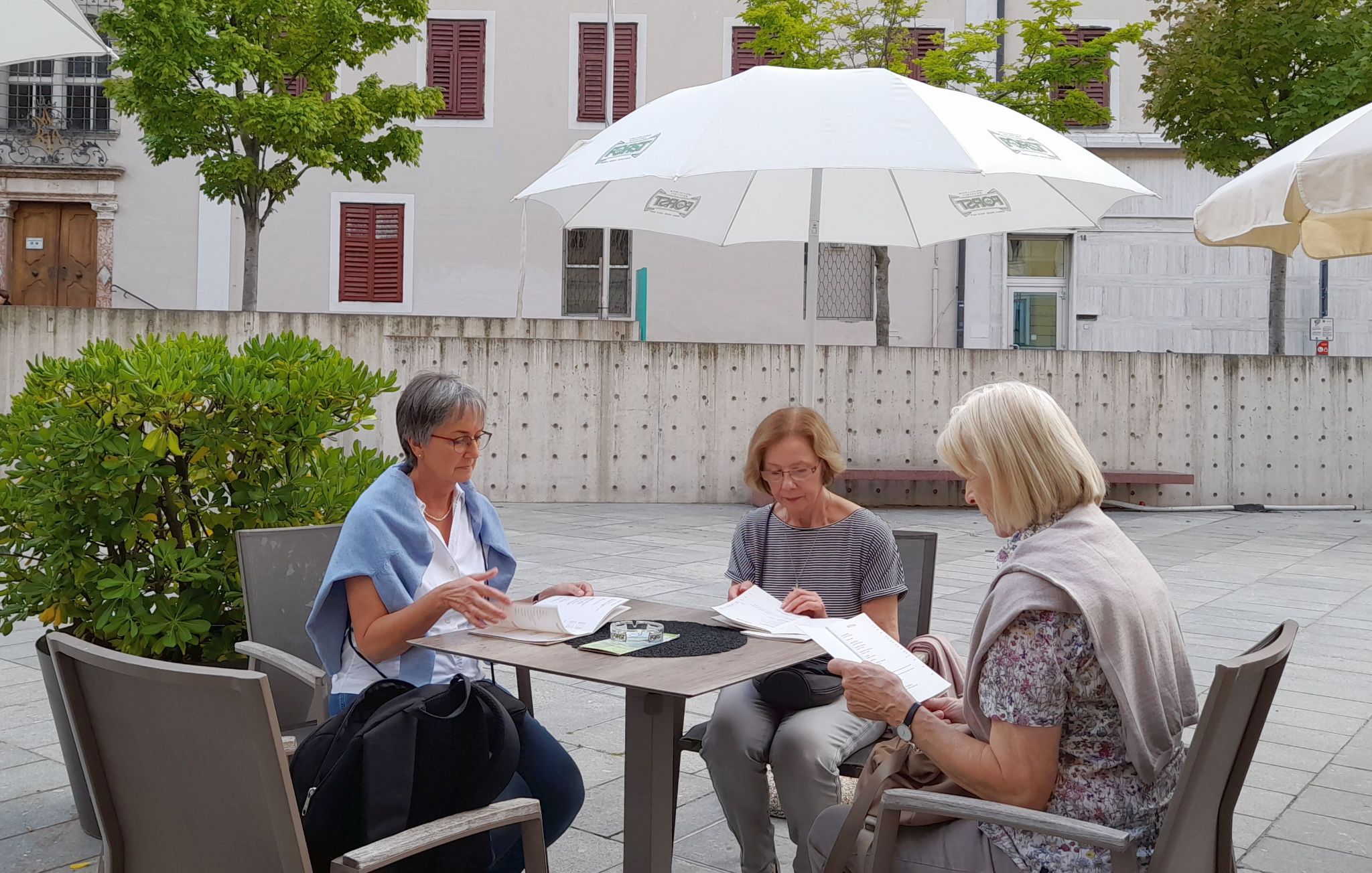 meran-gefaehrtinnen-cafe.jpg