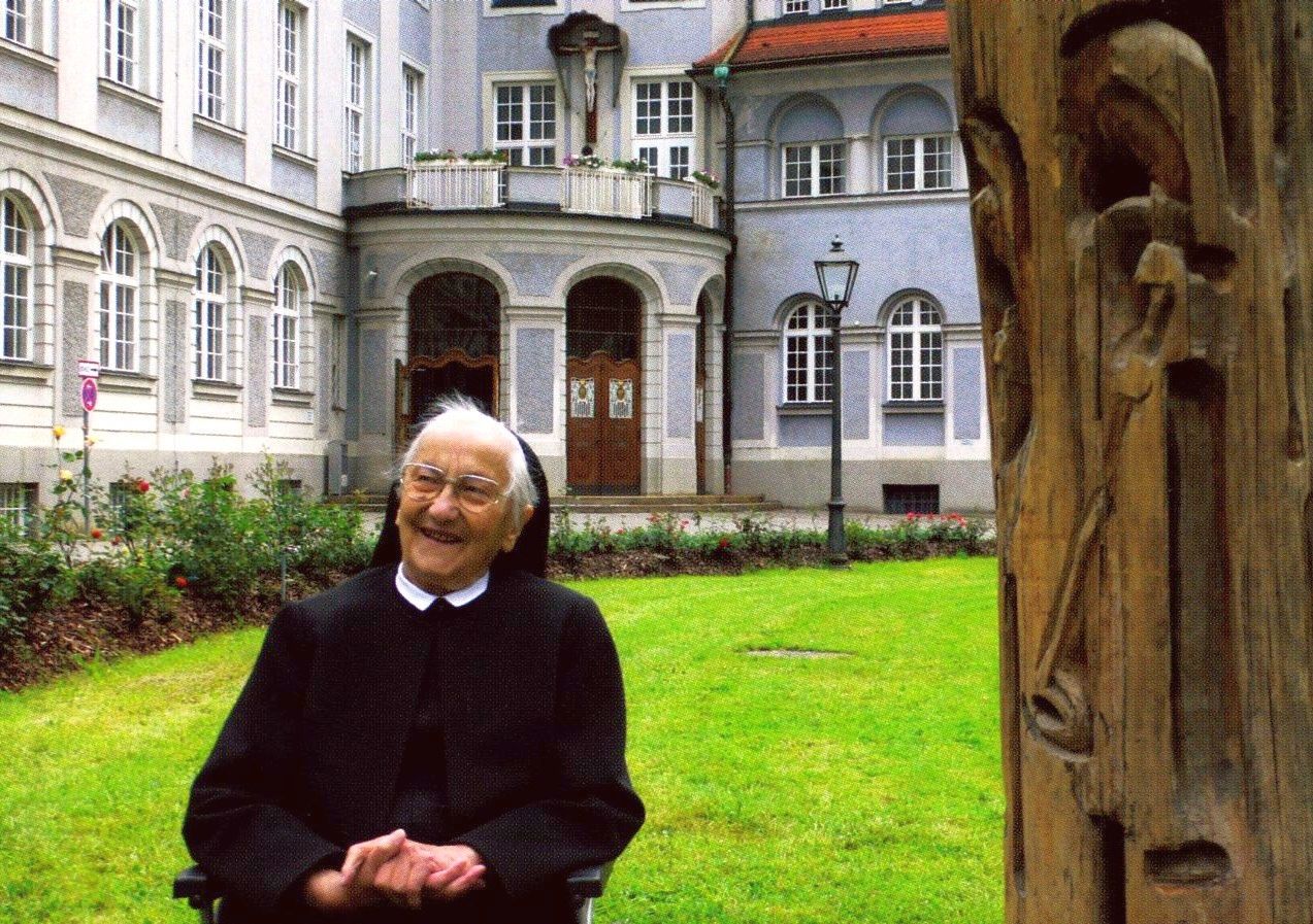 nymphenburg-sr-bernardine-stele-2009.jpg