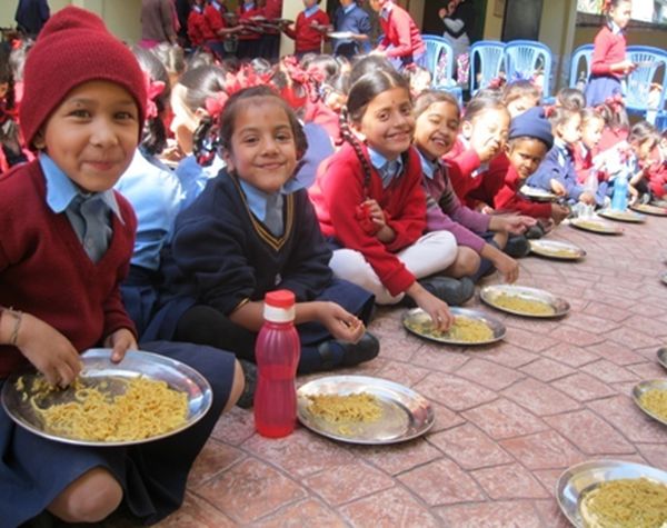 nepal-schulspeisung-kinder-congregatio-jesu.jpg