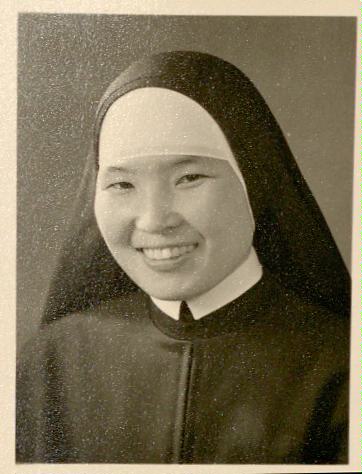 1960ungefährEingekleidet.jpg