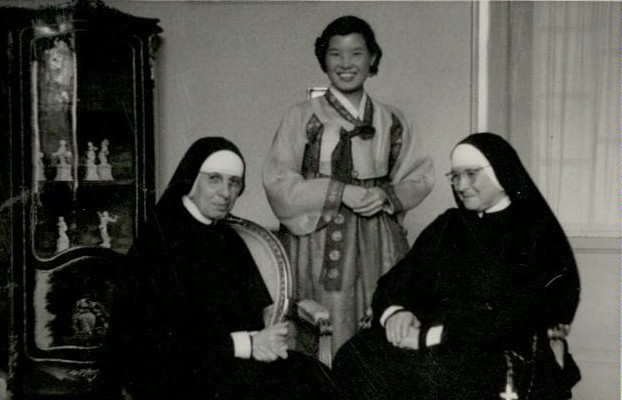 1956_NochNichtEingekleidet.jpg