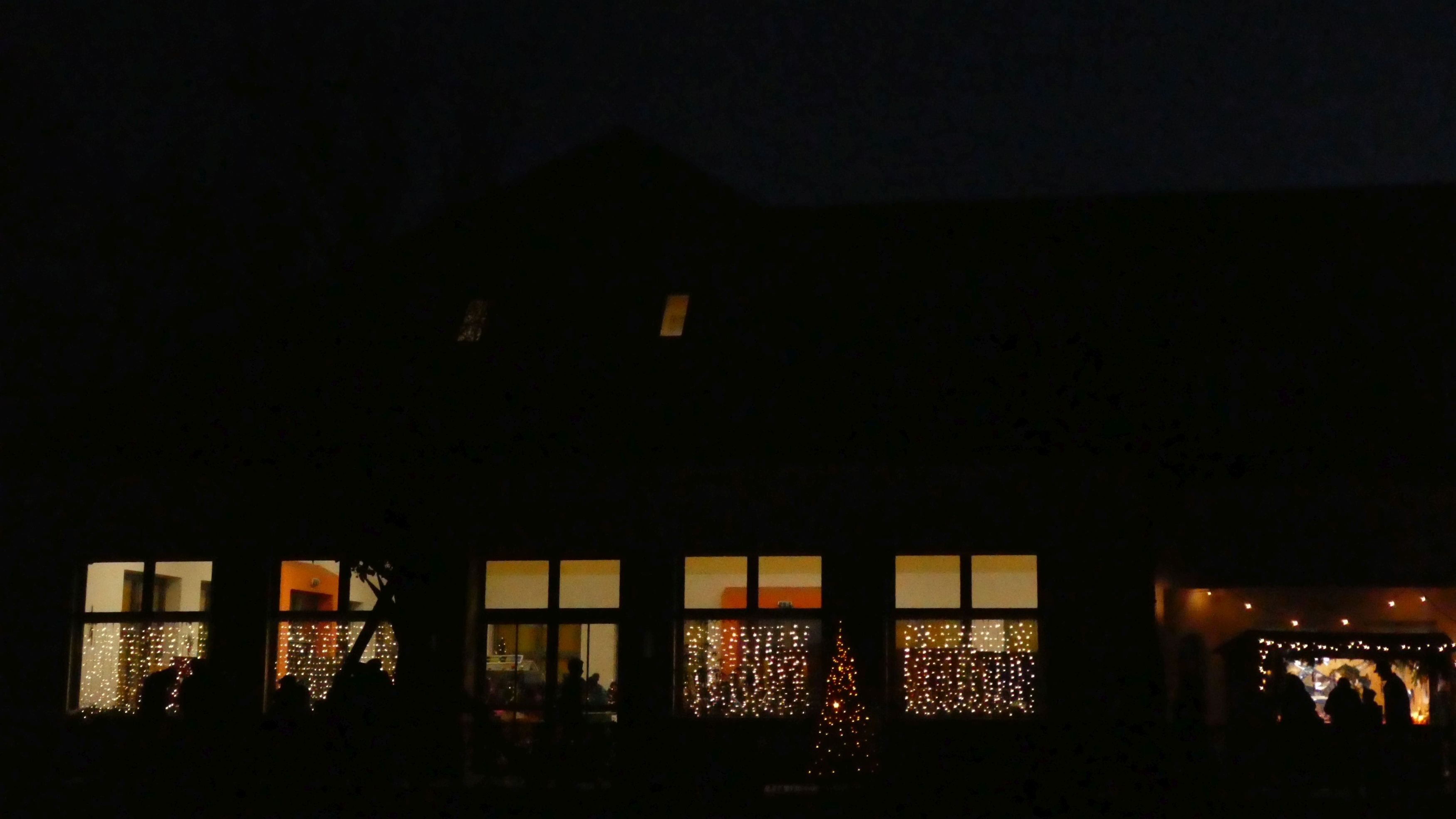 weihnachtsbeleuchtung-schulgarten-altoetting (5).JPG