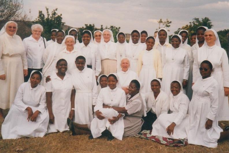 simbabwe-historisches-gruppenfoto-2001_3zu2.jpg