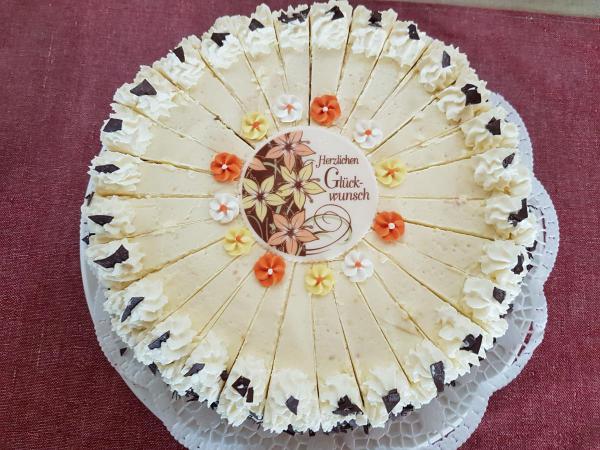 geburtstag-sr-hemine-torte-600x450.jpg