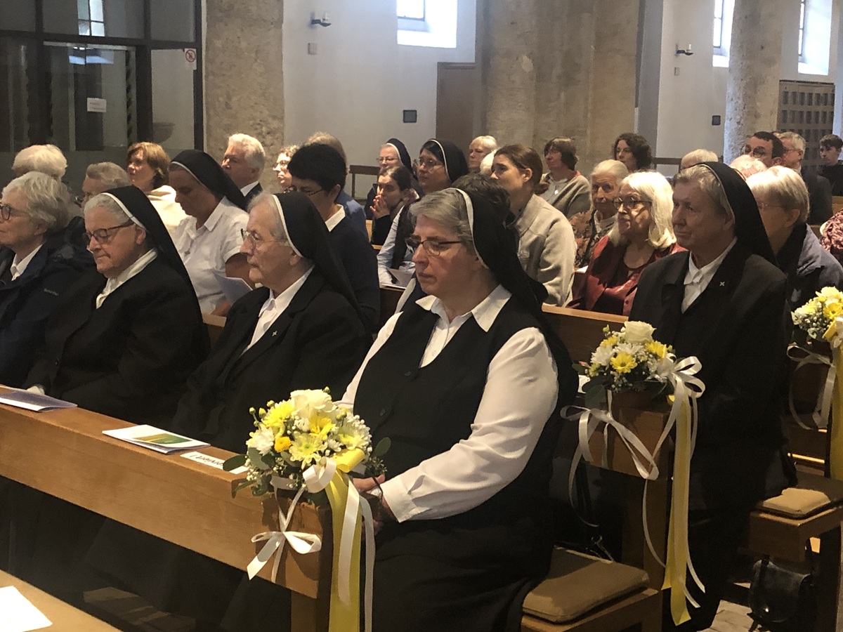Mitschwestern der Ewigprofessin