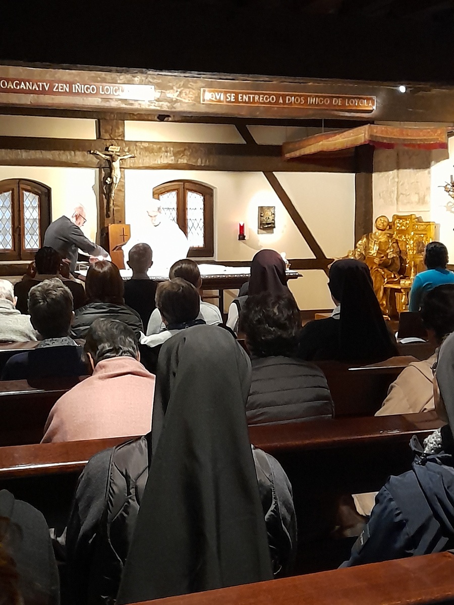 Messe in der Kapelle.jpg