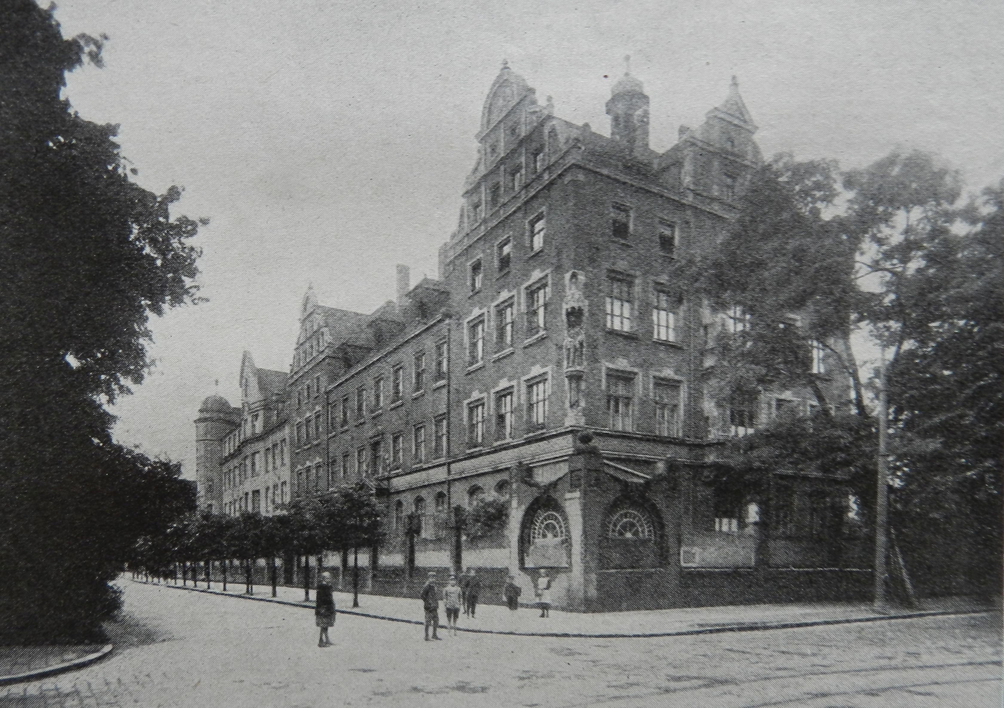 Schulgebäude in Regensburg im Jahr 1926